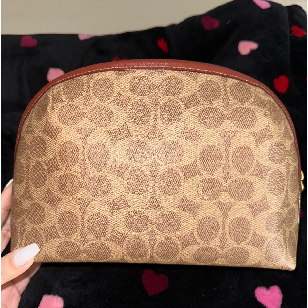 Julienne Cosmetic Dome signature canvas